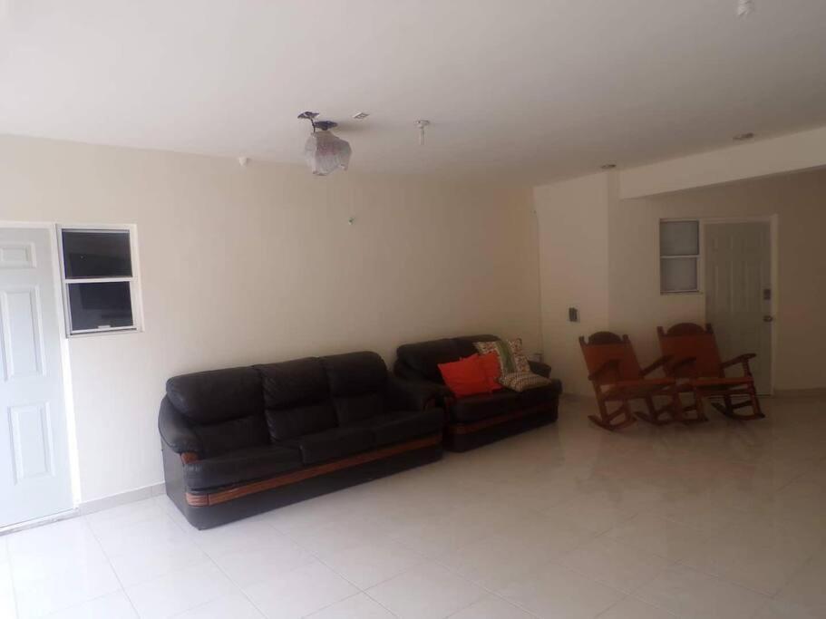Habitacion 11 Independiente Con Mucha Privacidad ,Cerca Del Consulado , Cas , A 200 Mts Del Vado Del Rio Hermosillo Exterior photo
